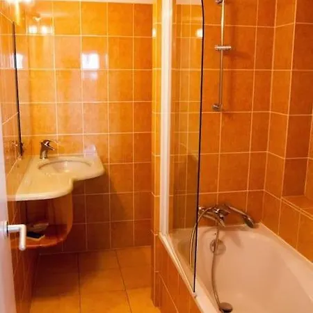 D'exception Sur Porquerolles Сasa de vacaciones *